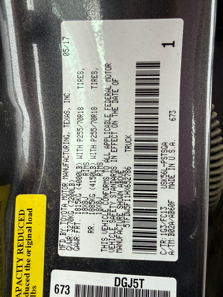 Toyota Tundra SR5 5.7L V8 FFV CrewMax 4WD 2017 Toyota Tundra SR5 5.7L V8 FFV CrewMax 4WD 2017