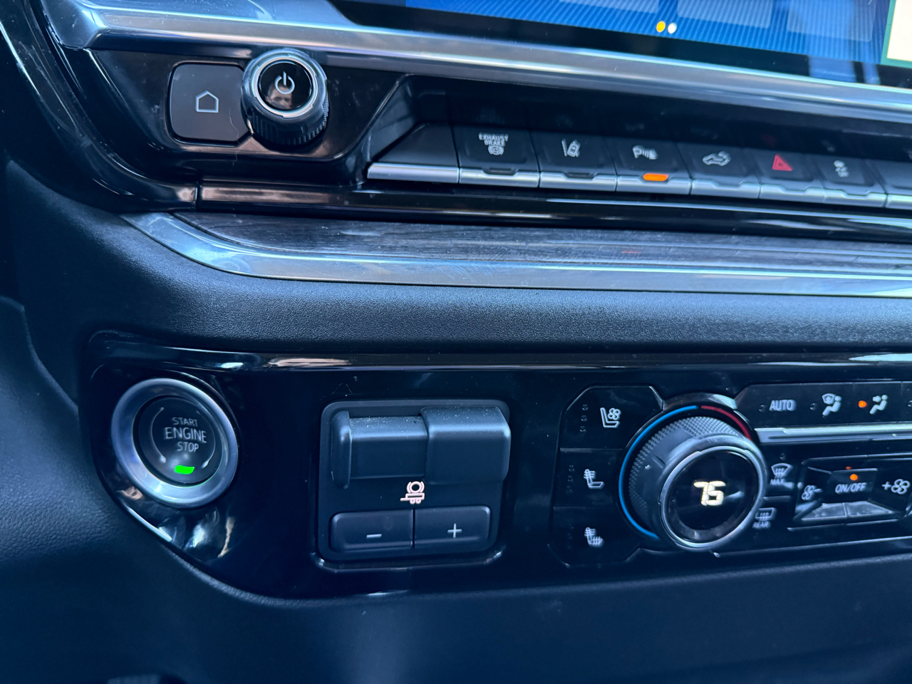 Chevrolet Silverado 3500HD LTZ Crew Cab 4WD 2025