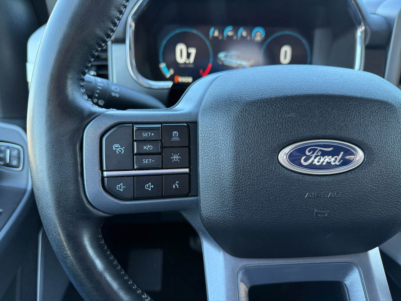 Ford F-150 Lariat SuperCrew 4WD 2023