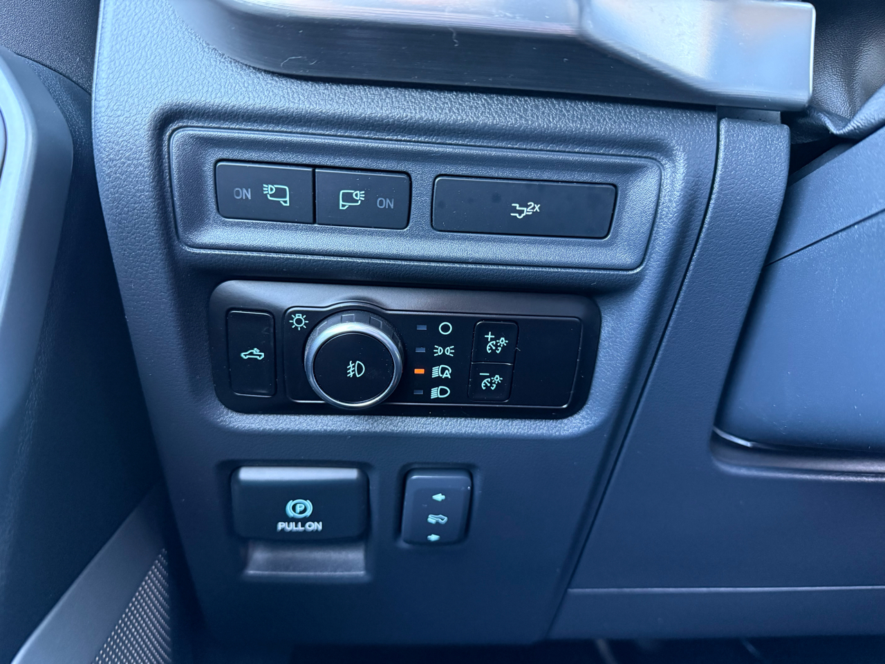 Ford F-150 Lariat SuperCrew 4WD 2023