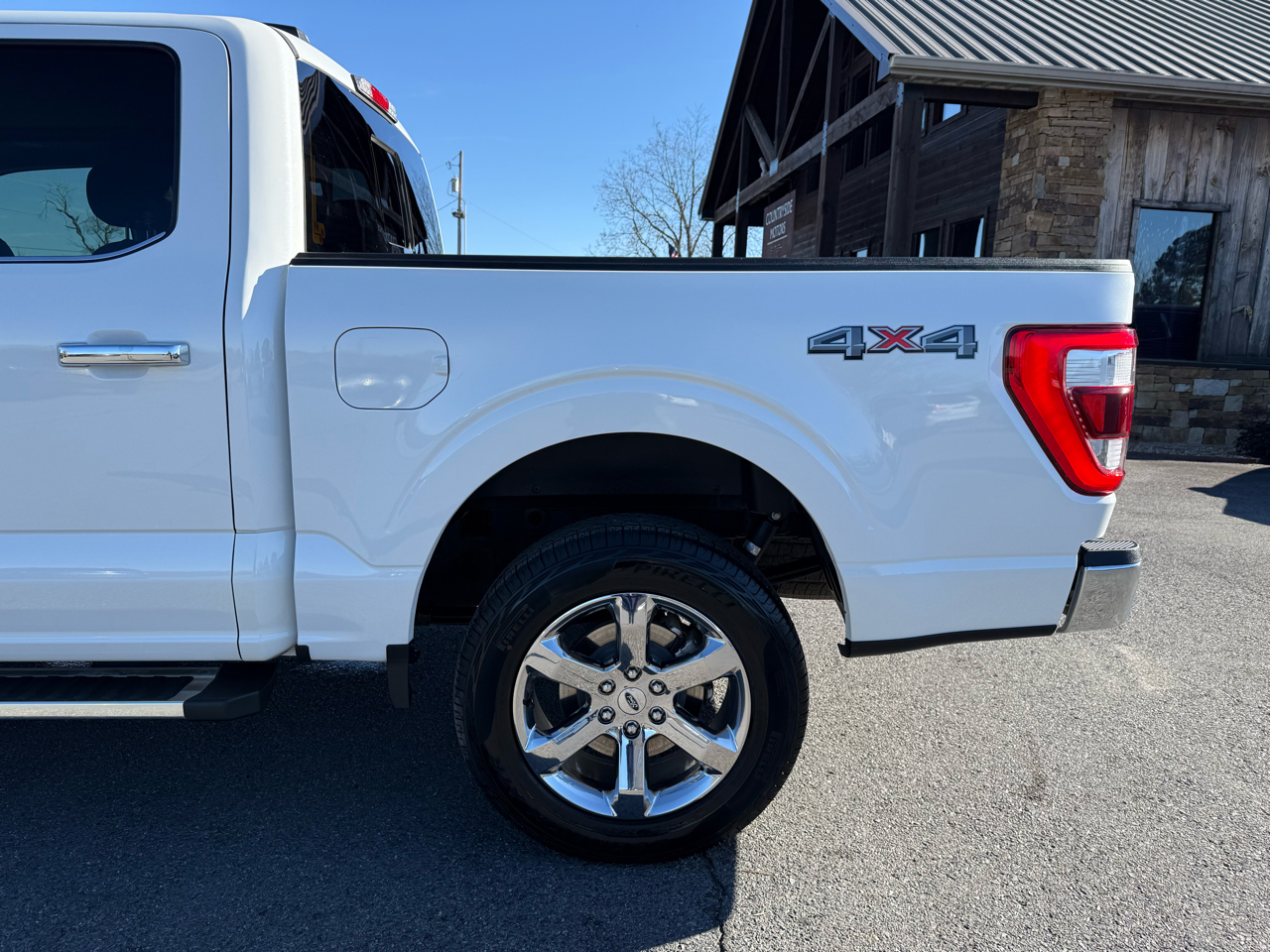 Ford F-150 Lariat SuperCrew 4WD 2023