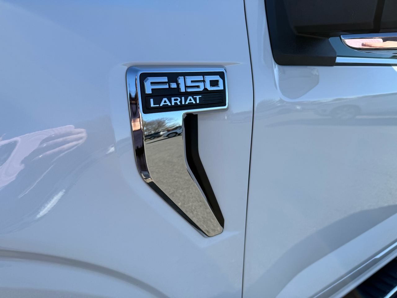 Ford F-150 Lariat SuperCrew 4WD 2023