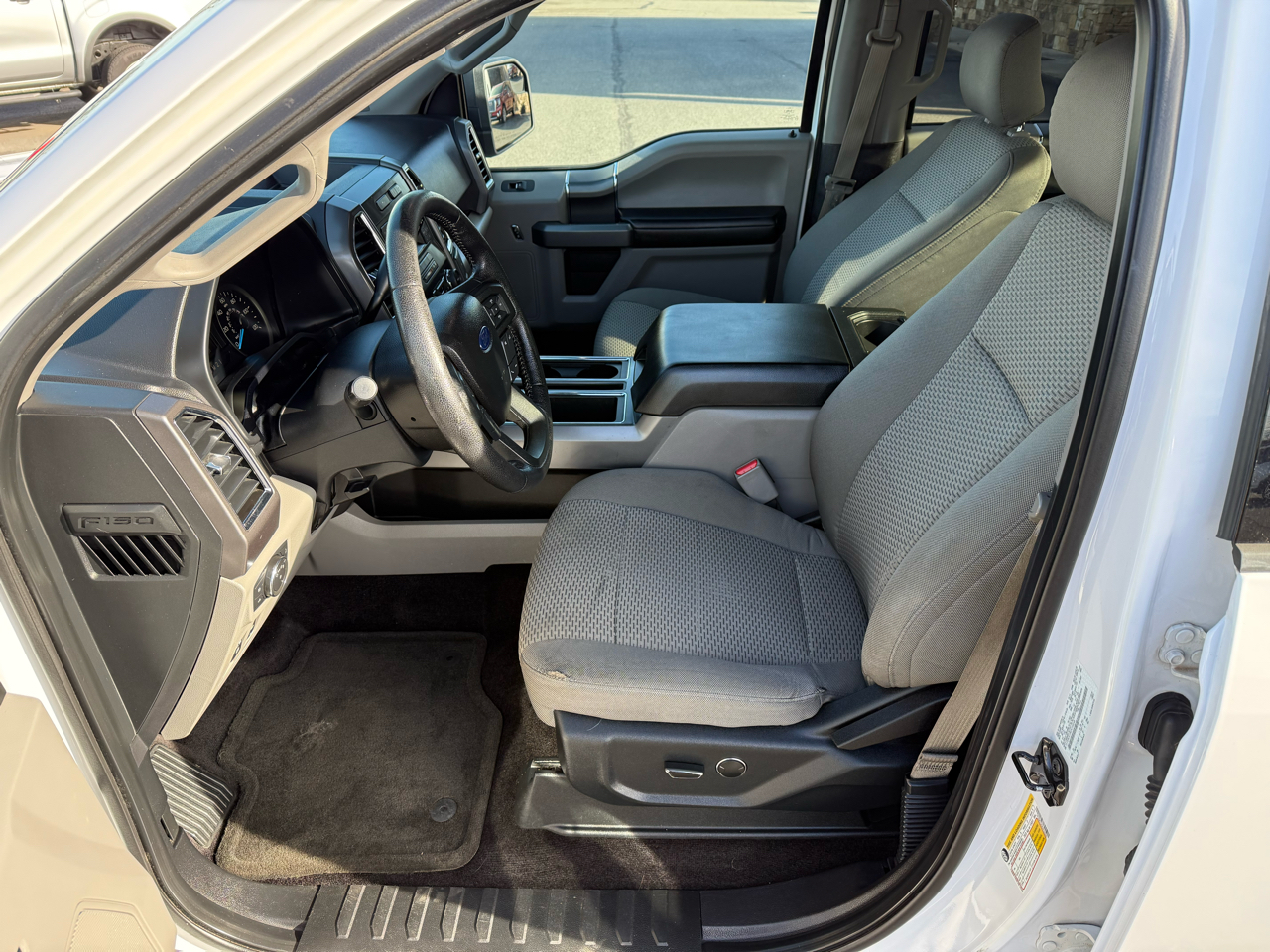 Ford F-150 XLT SuperCrew 2WD 2015