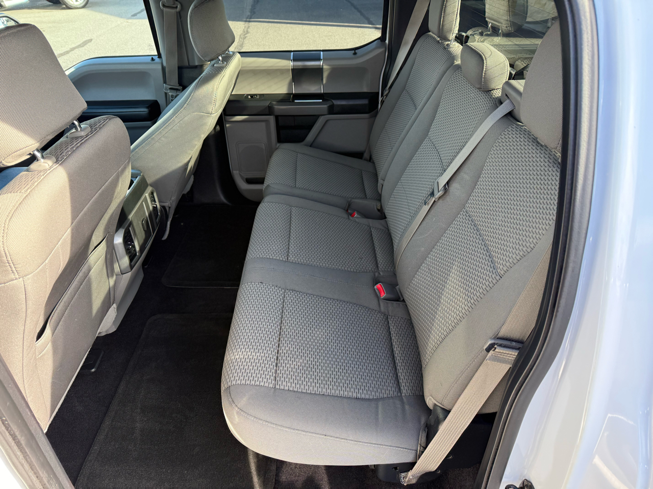 Ford F-150 XLT SuperCrew 2WD 2015