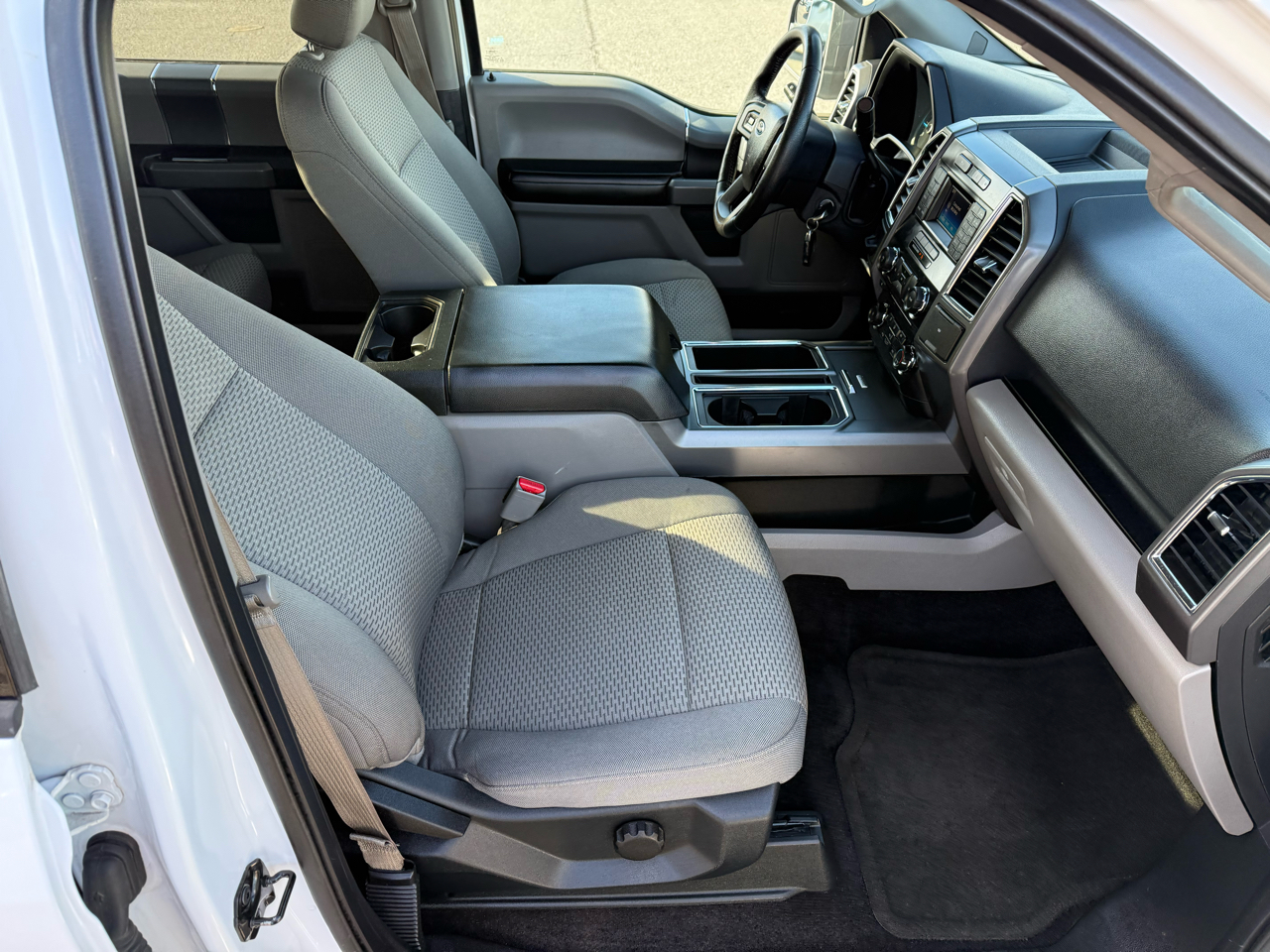 Ford F-150 XLT SuperCrew 2WD 2015