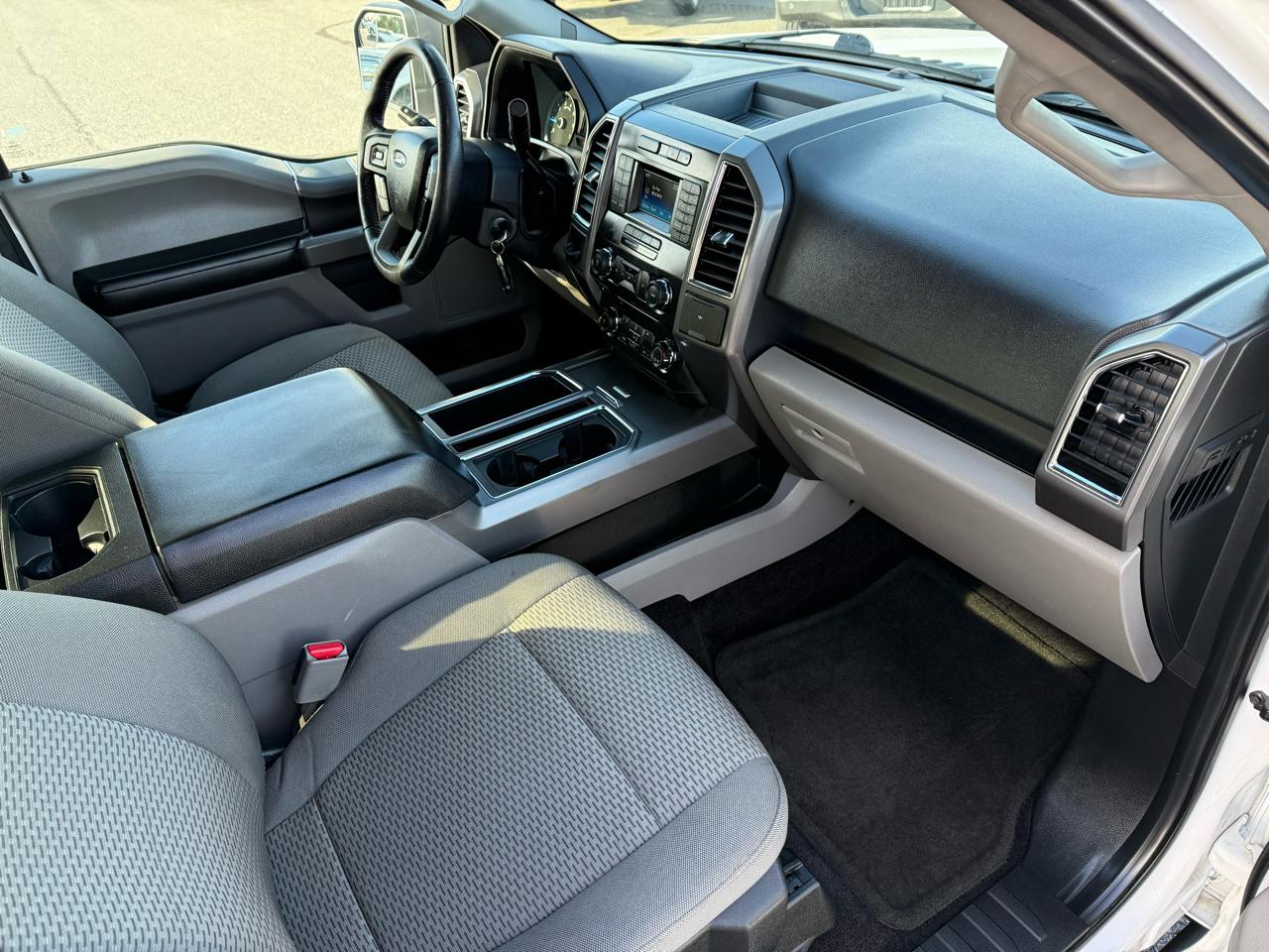 Ford F-150 XLT SuperCrew 2WD 2015