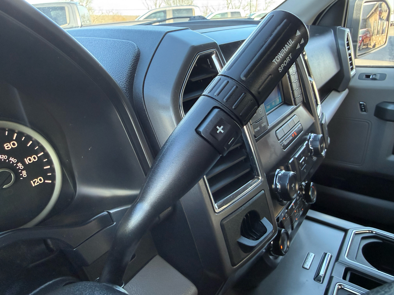 Ford F-150 XLT SuperCrew 2WD 2015