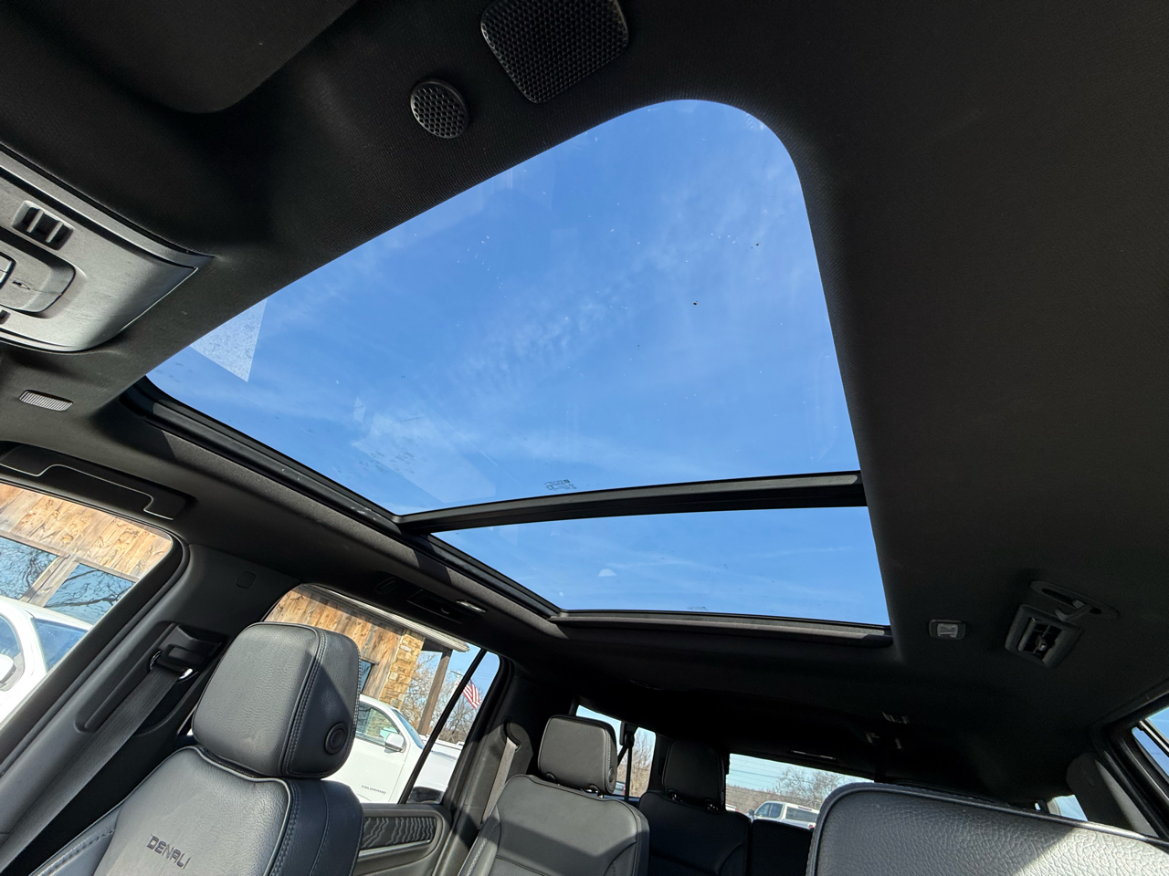 GMC Yukon XL Denali 4WD 2022