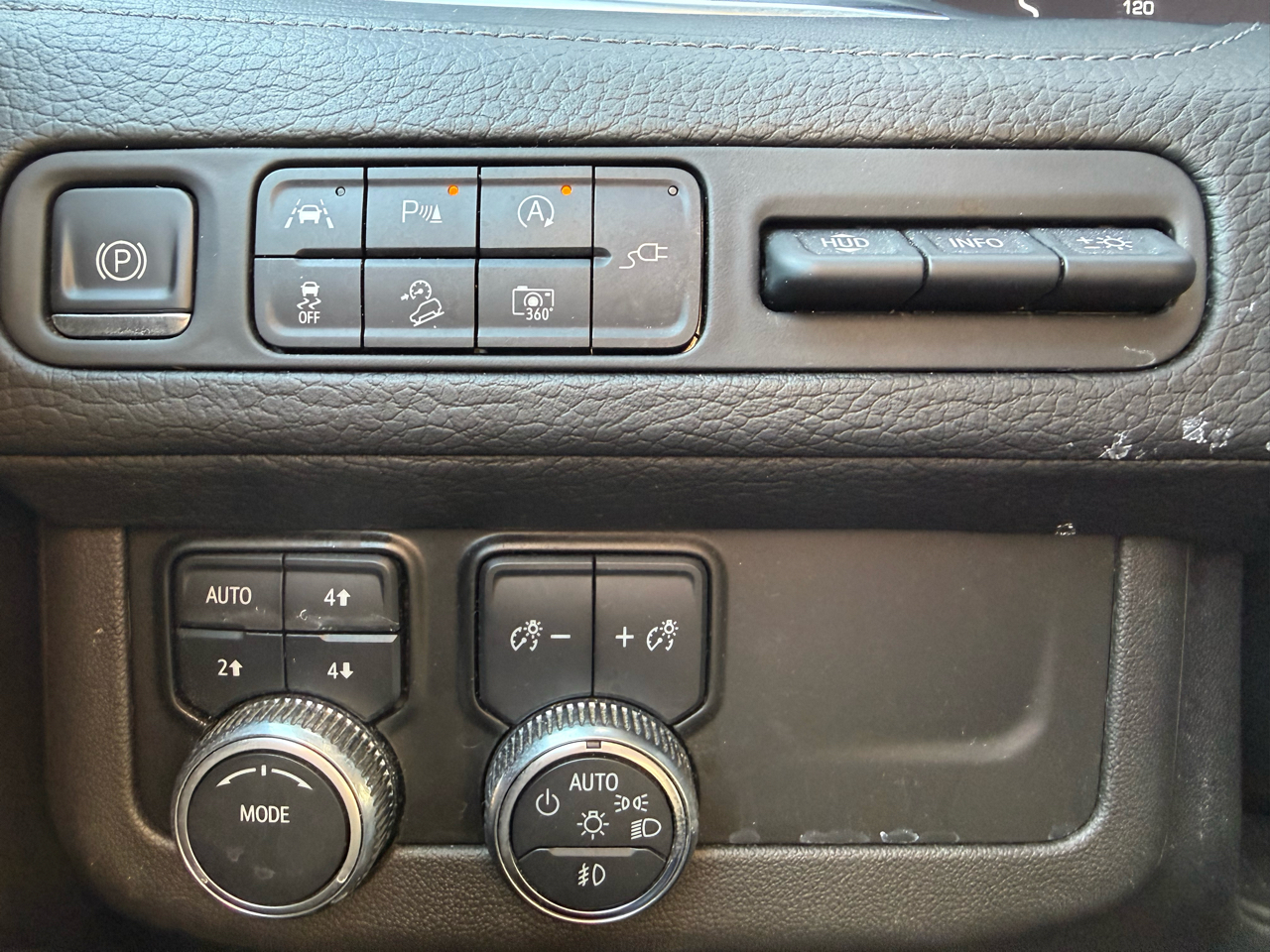 GMC Yukon XL Denali 4WD 2022