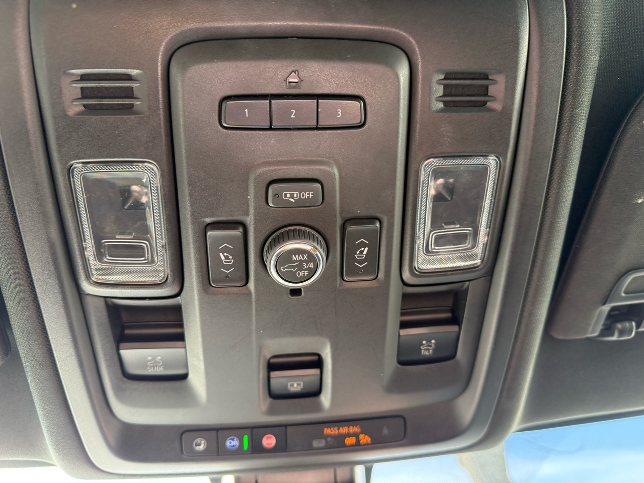 GMC Yukon XL Denali 4WD 2022