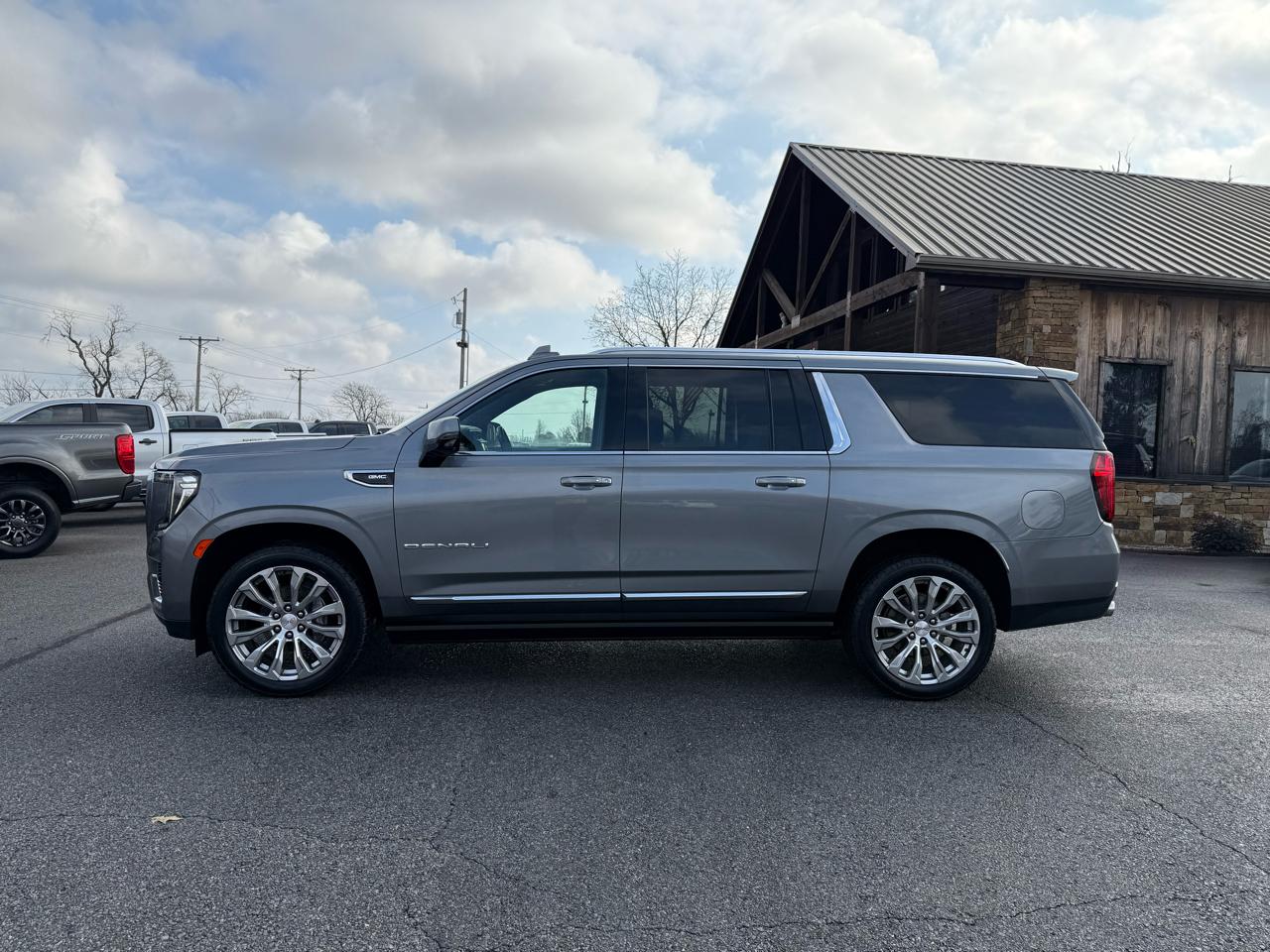 GMC Yukon XL Denali 4WD 2022