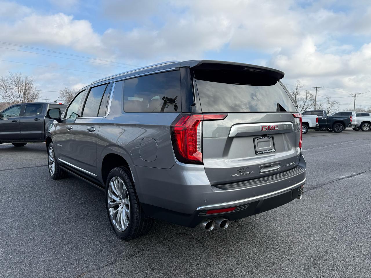 GMC Yukon XL Denali 4WD 2022