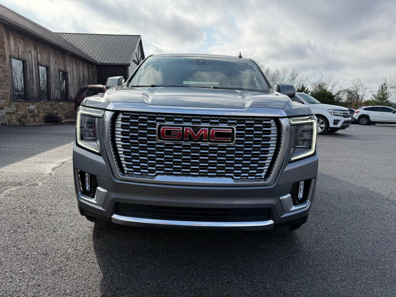 GMC Yukon XL Denali 4WD 2022