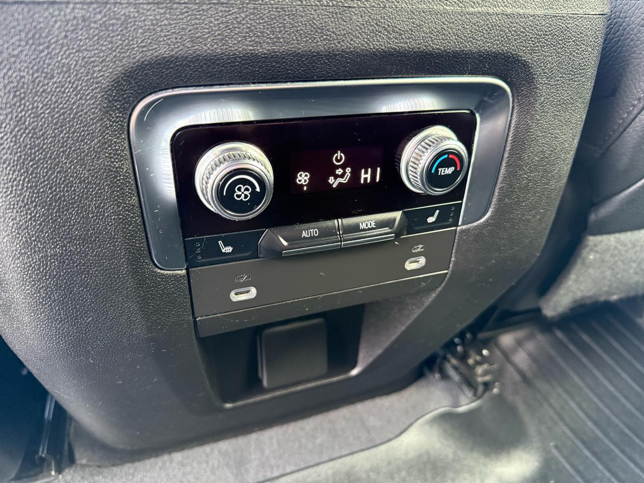 GMC Yukon XL Denali 4WD 2022