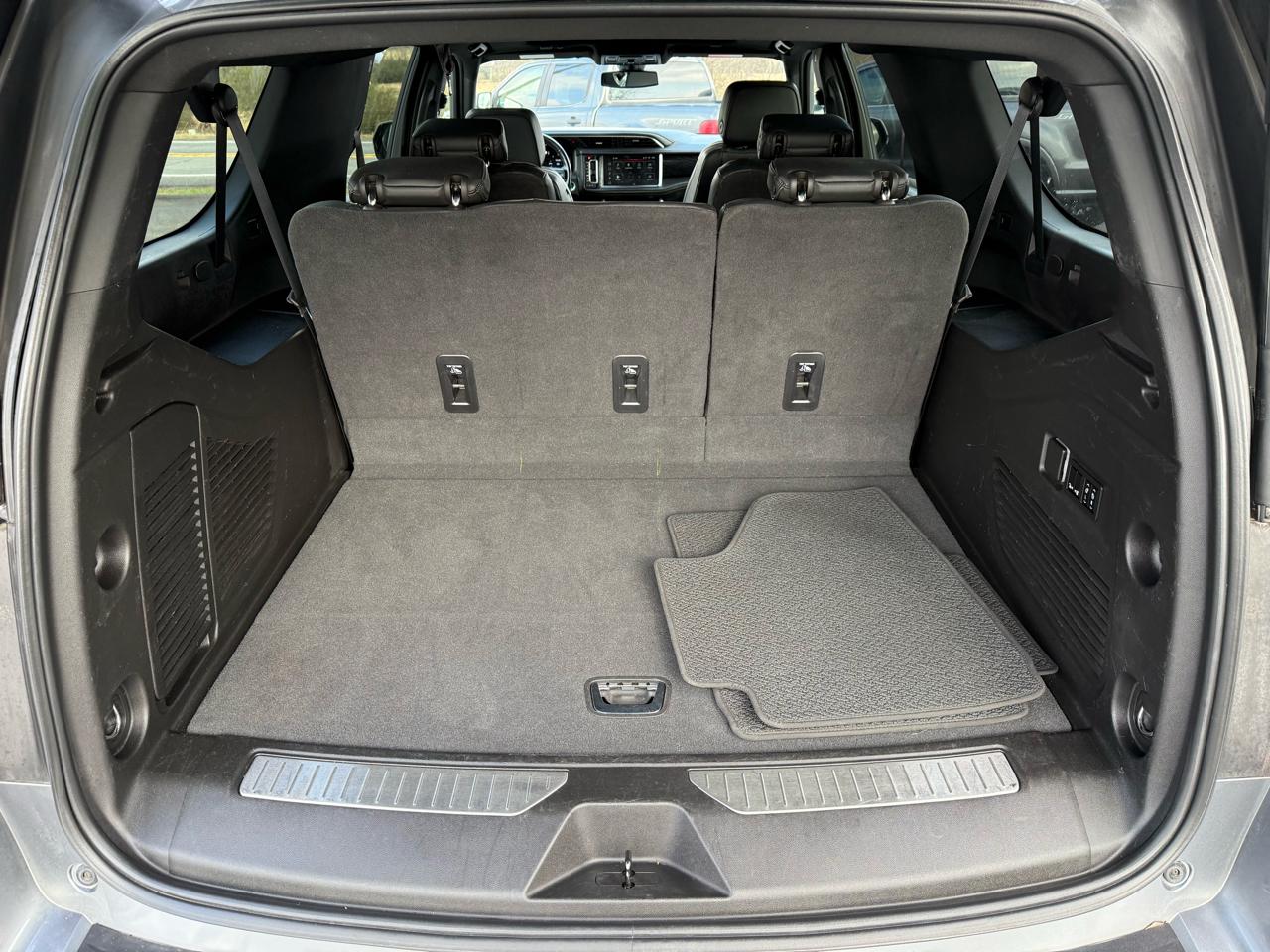 GMC Yukon XL Denali 4WD 2022