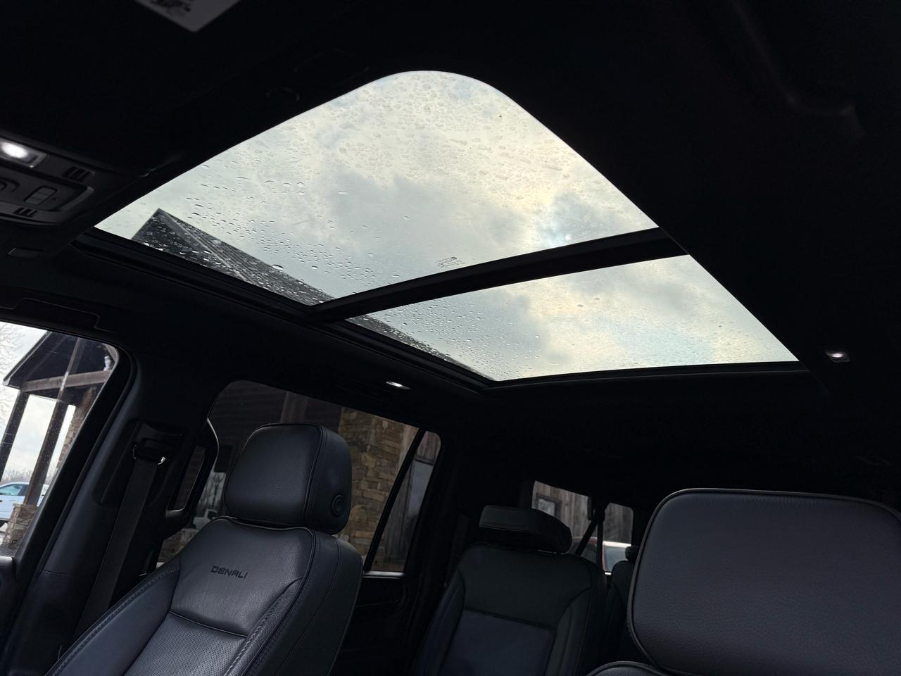 GMC Yukon XL Denali 4WD 2022