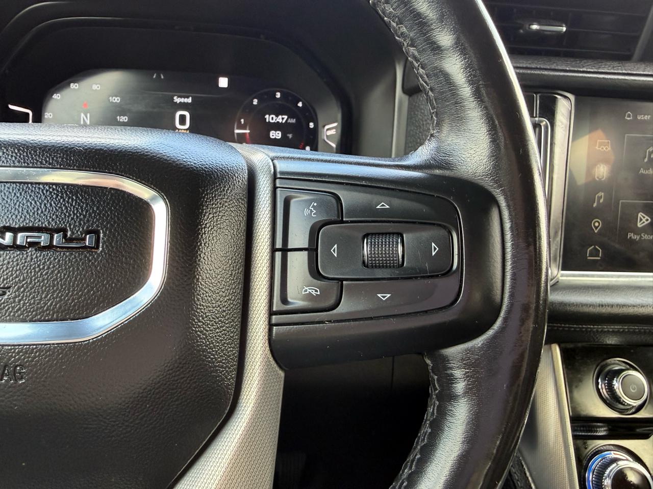 GMC Yukon XL Denali 4WD 2022