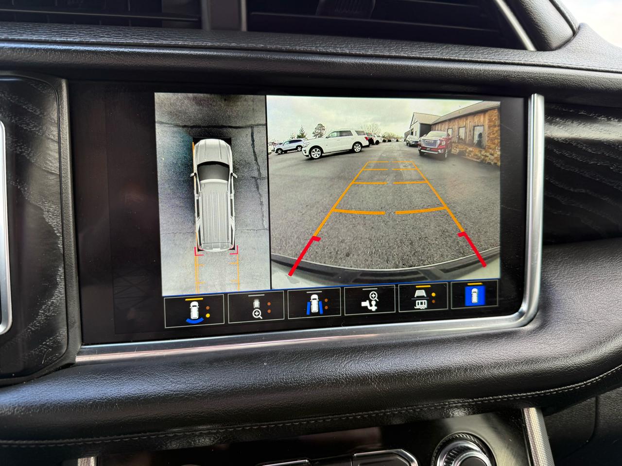 GMC Yukon XL Denali 4WD 2022