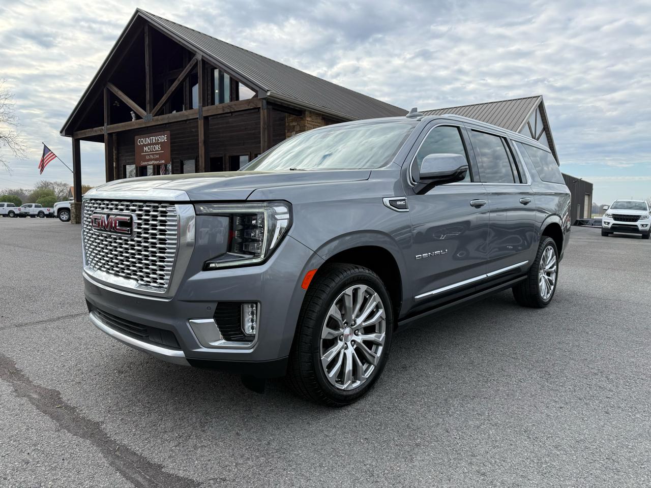 GMC Yukon XL Denali 4WD 2022
