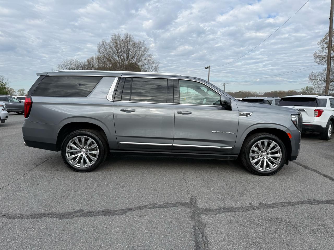 GMC Yukon XL Denali 4WD 2022