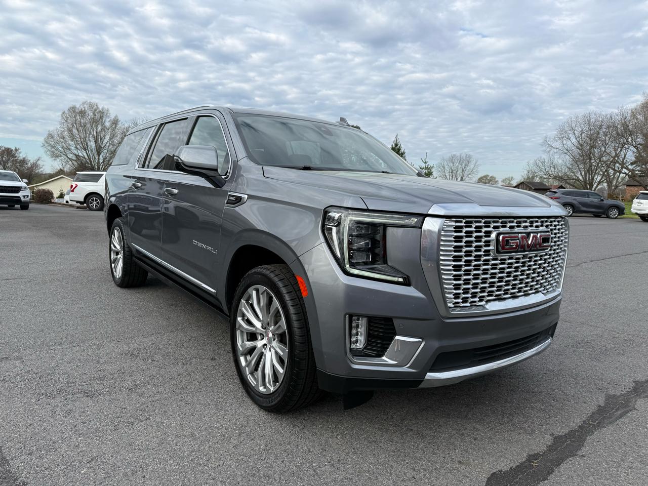 GMC Yukon XL Denali 4WD 2022