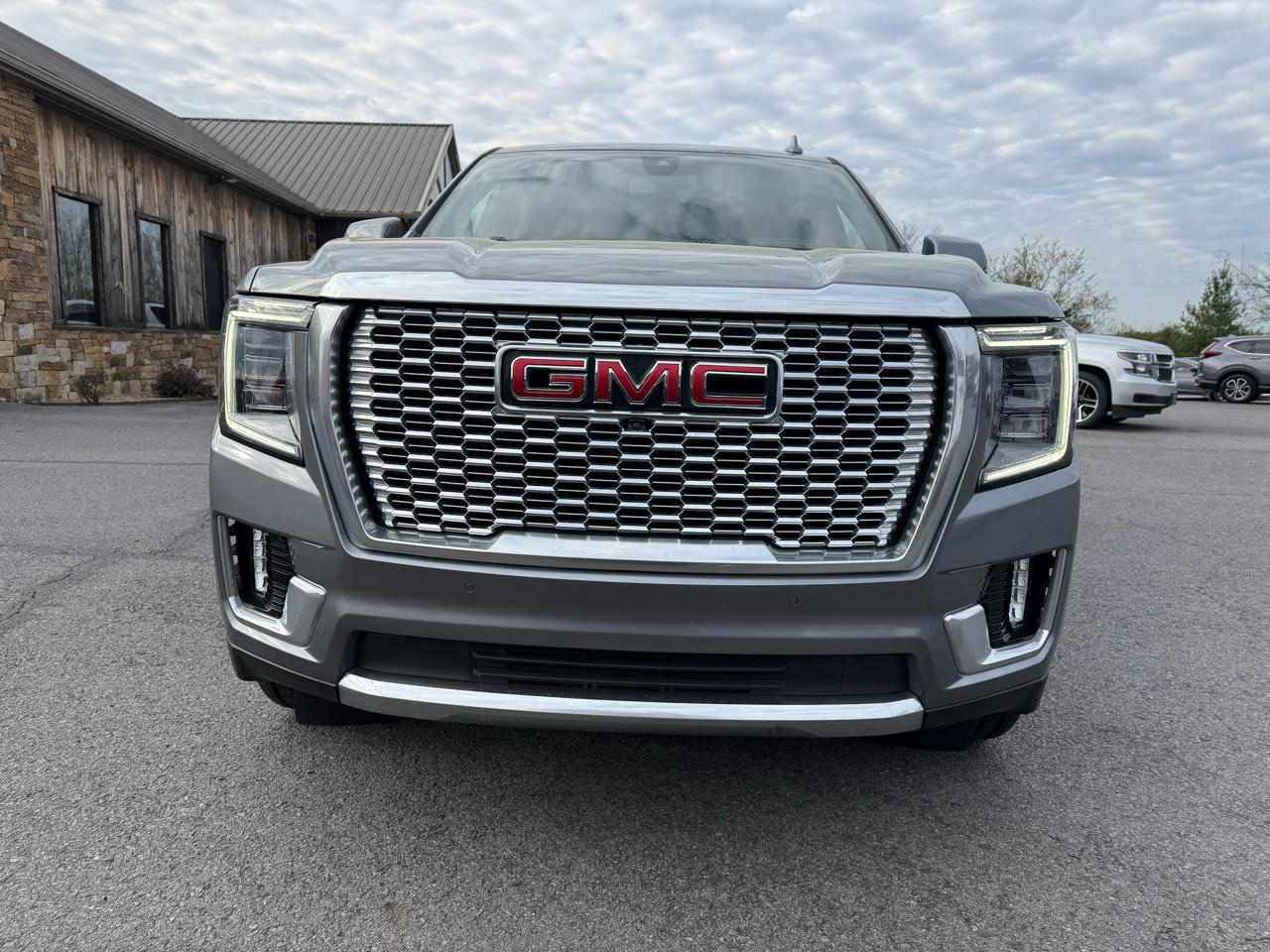 GMC Yukon XL Denali 4WD 2022