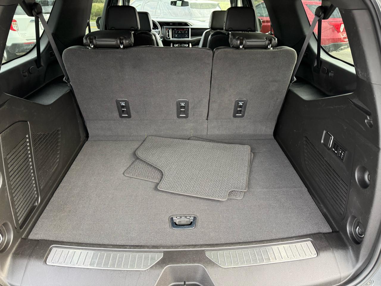 GMC Yukon XL Denali 4WD 2022