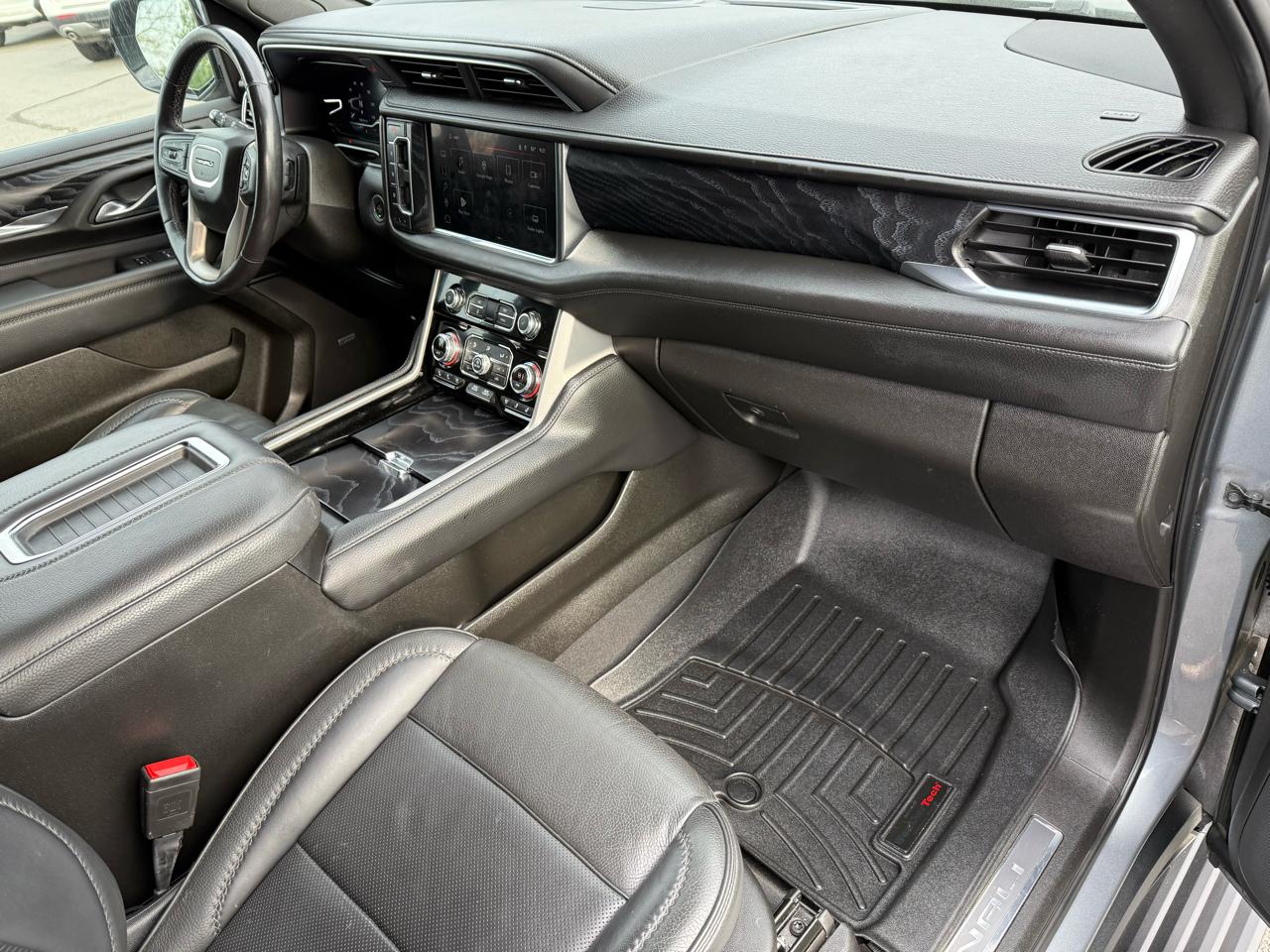 GMC Yukon XL Denali 4WD 2022