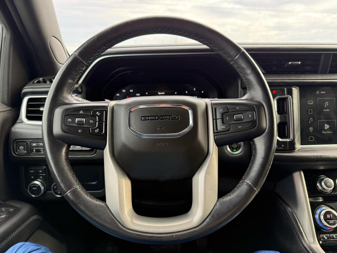 GMC Yukon XL Denali 4WD 2022
