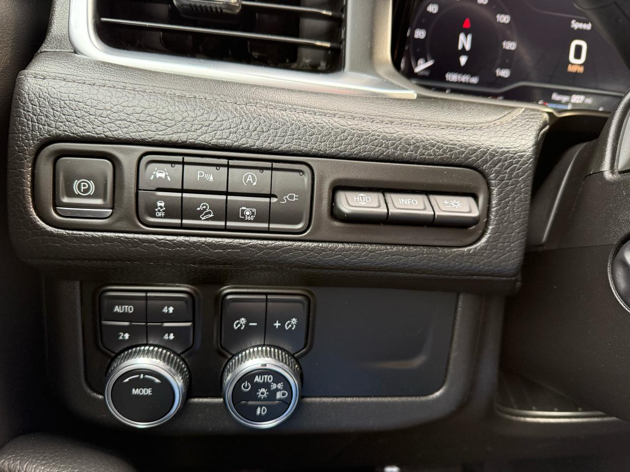 GMC Yukon XL Denali 4WD 2022