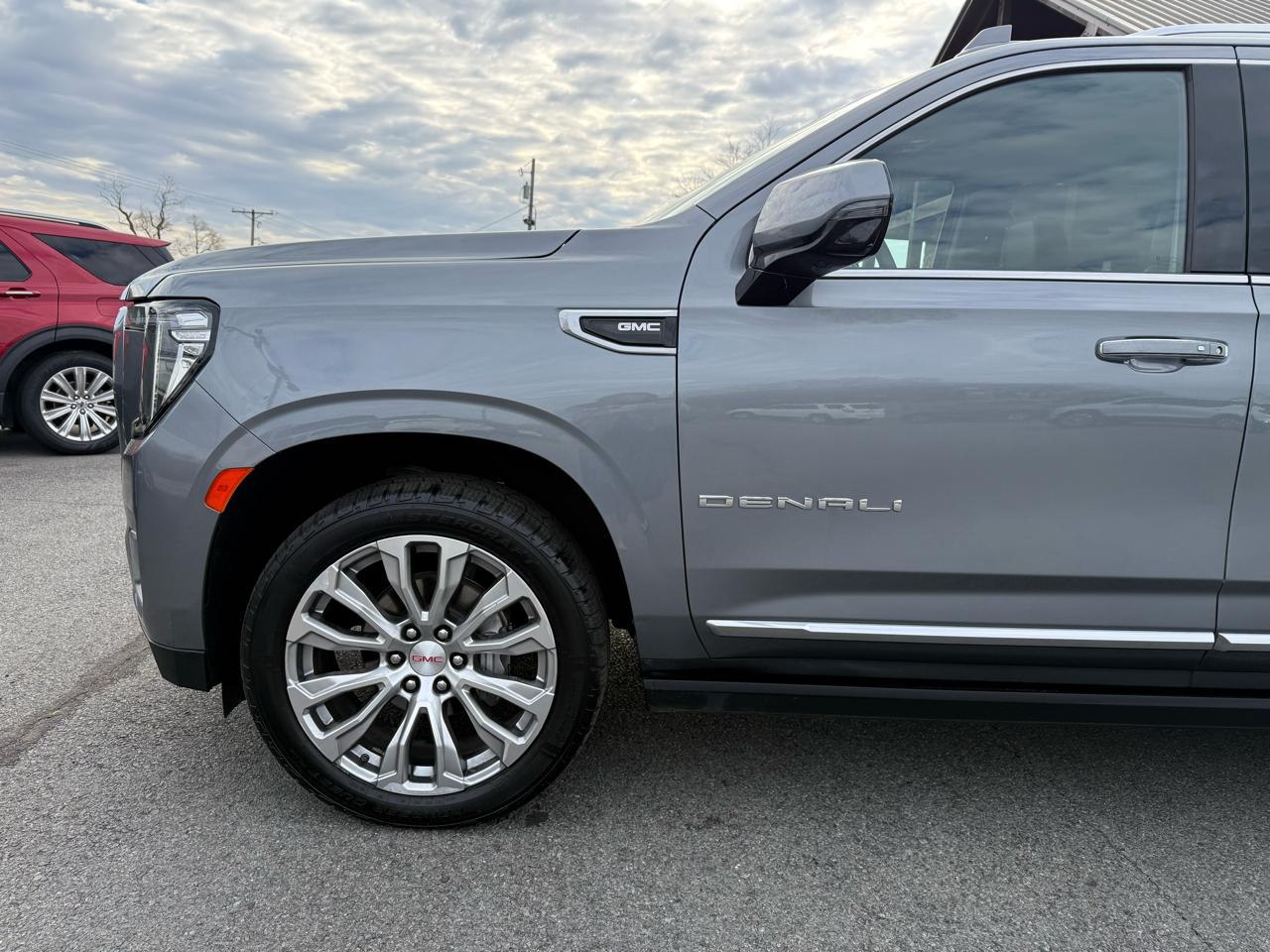 GMC Yukon XL Denali 4WD 2022