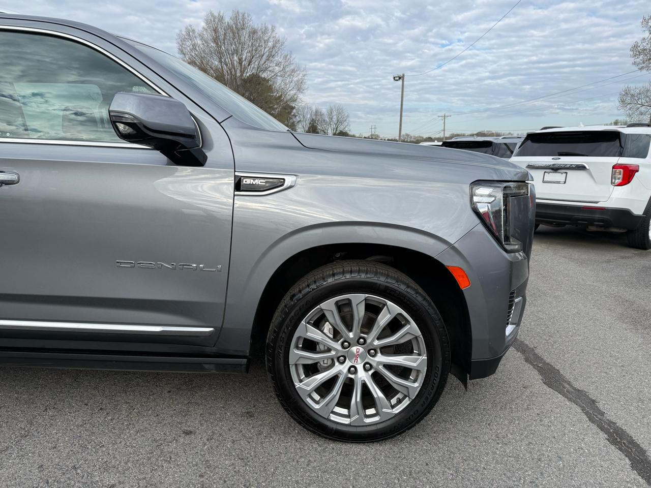 GMC Yukon XL Denali 4WD 2022