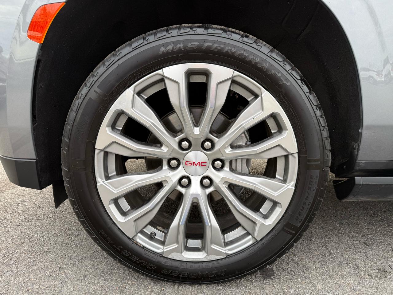 GMC Yukon XL Denali 4WD 2022