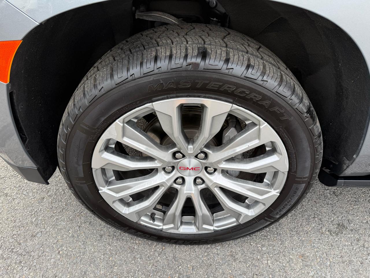GMC Yukon XL Denali 4WD 2022