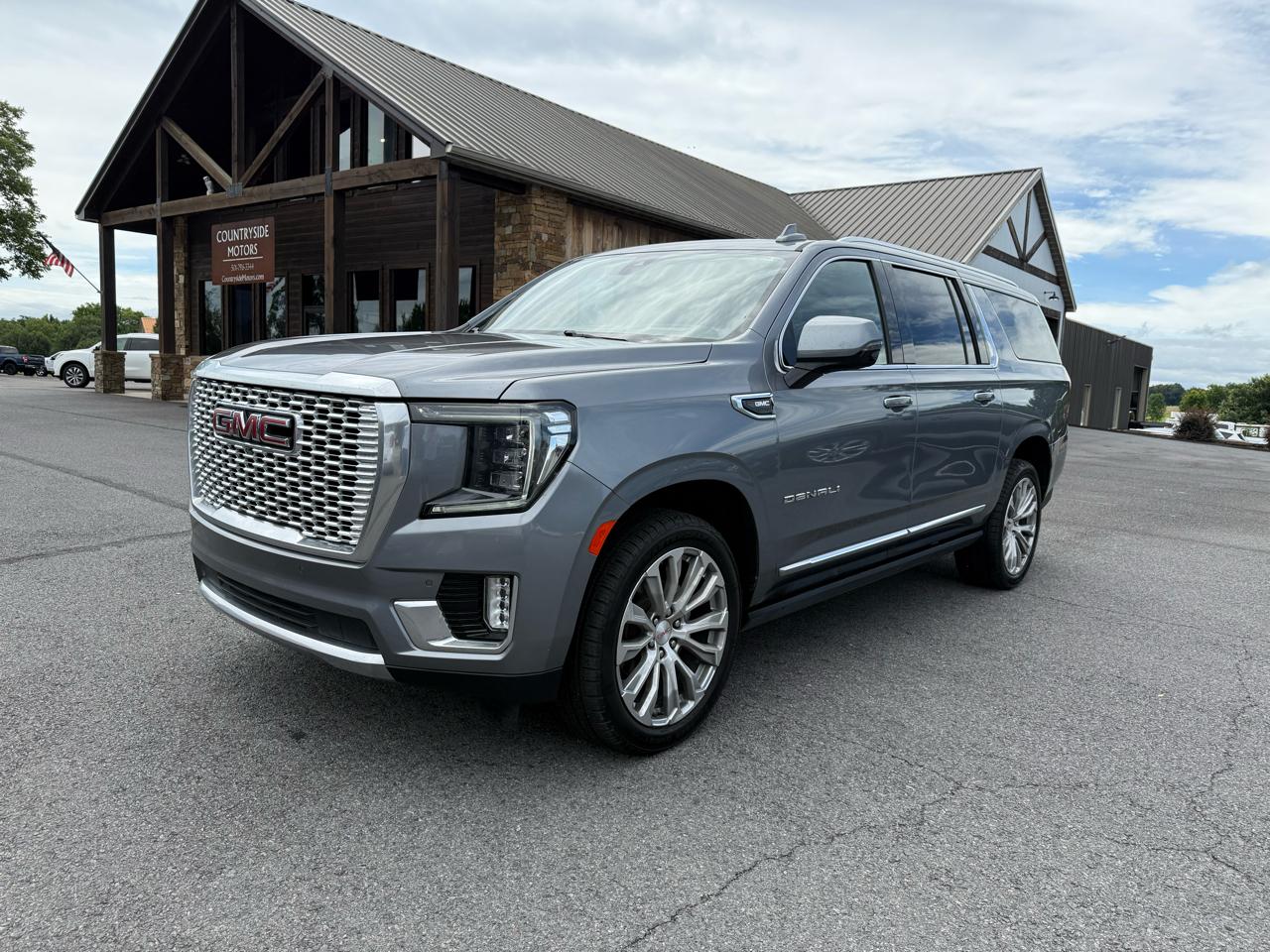 GMC Yukon XL Denali 4WD 2022