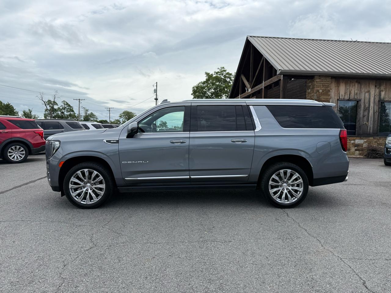 GMC Yukon XL Denali 4WD 2022