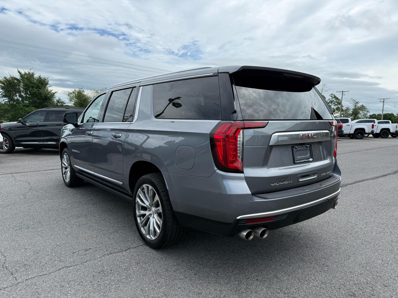 GMC Yukon XL Denali 4WD 2022