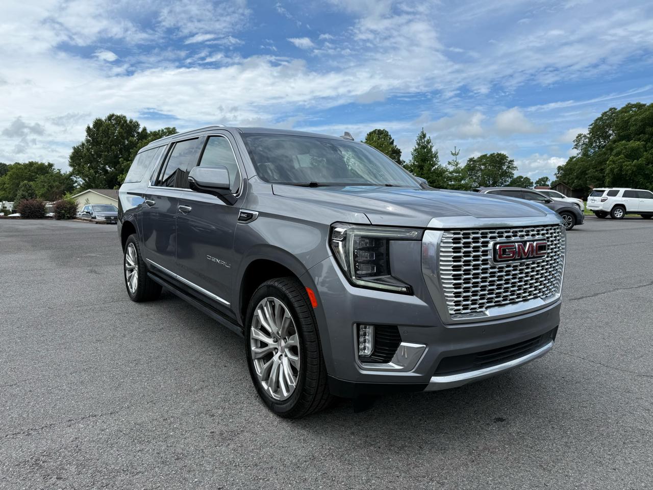 GMC Yukon XL Denali 4WD 2022