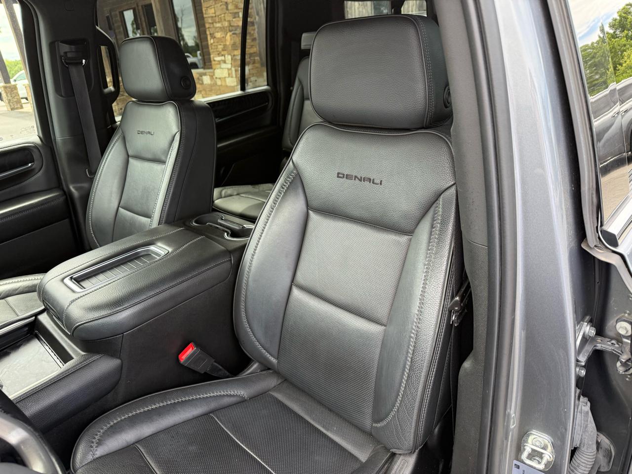 GMC Yukon XL Denali 4WD 2022