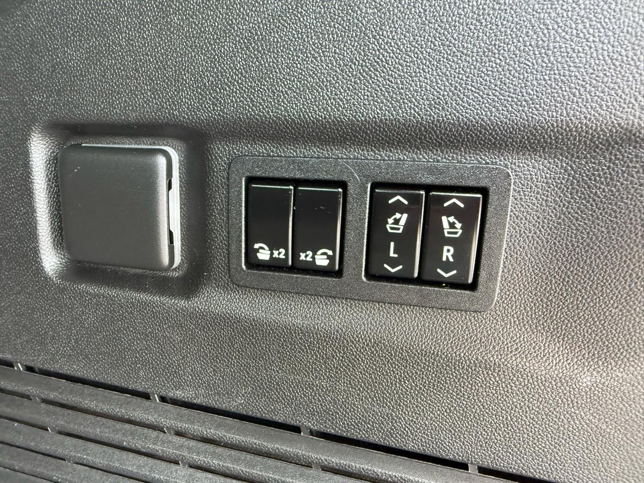 GMC Yukon XL Denali 4WD 2022