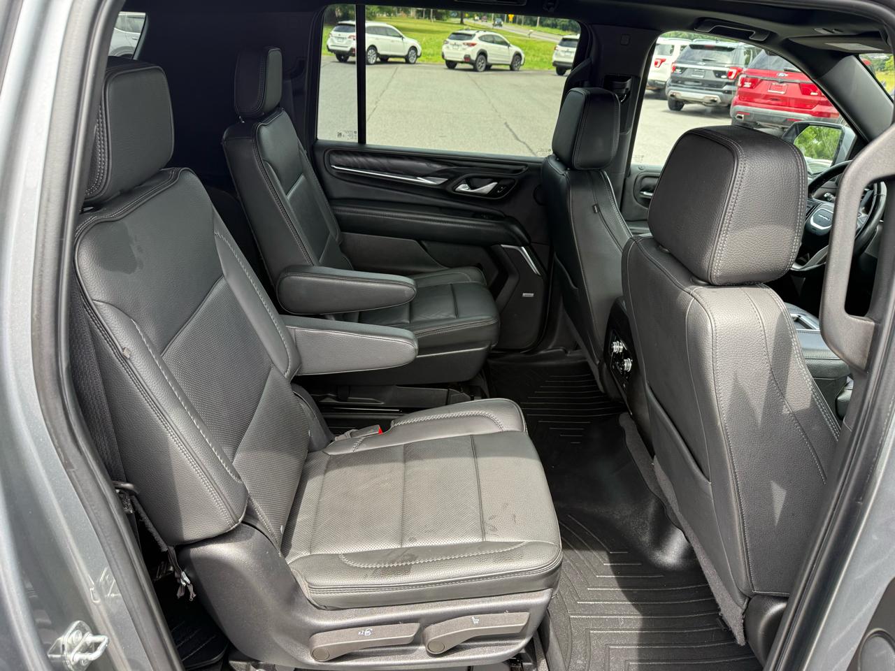 GMC Yukon XL Denali 4WD 2022