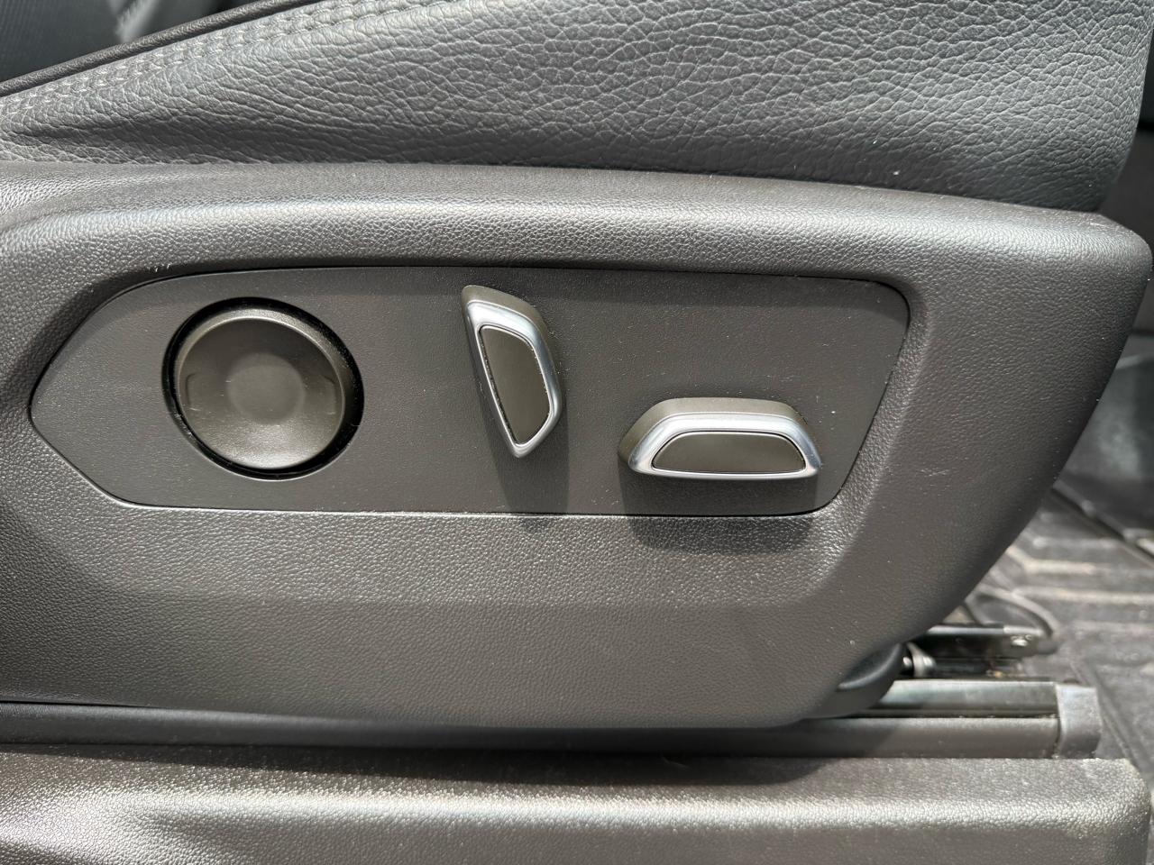 GMC Yukon XL Denali 4WD 2022