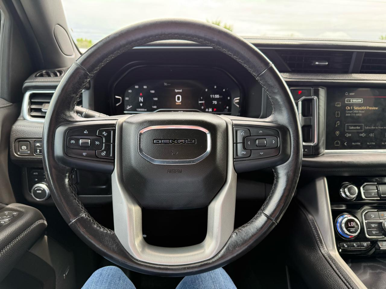 GMC Yukon XL Denali 4WD 2022