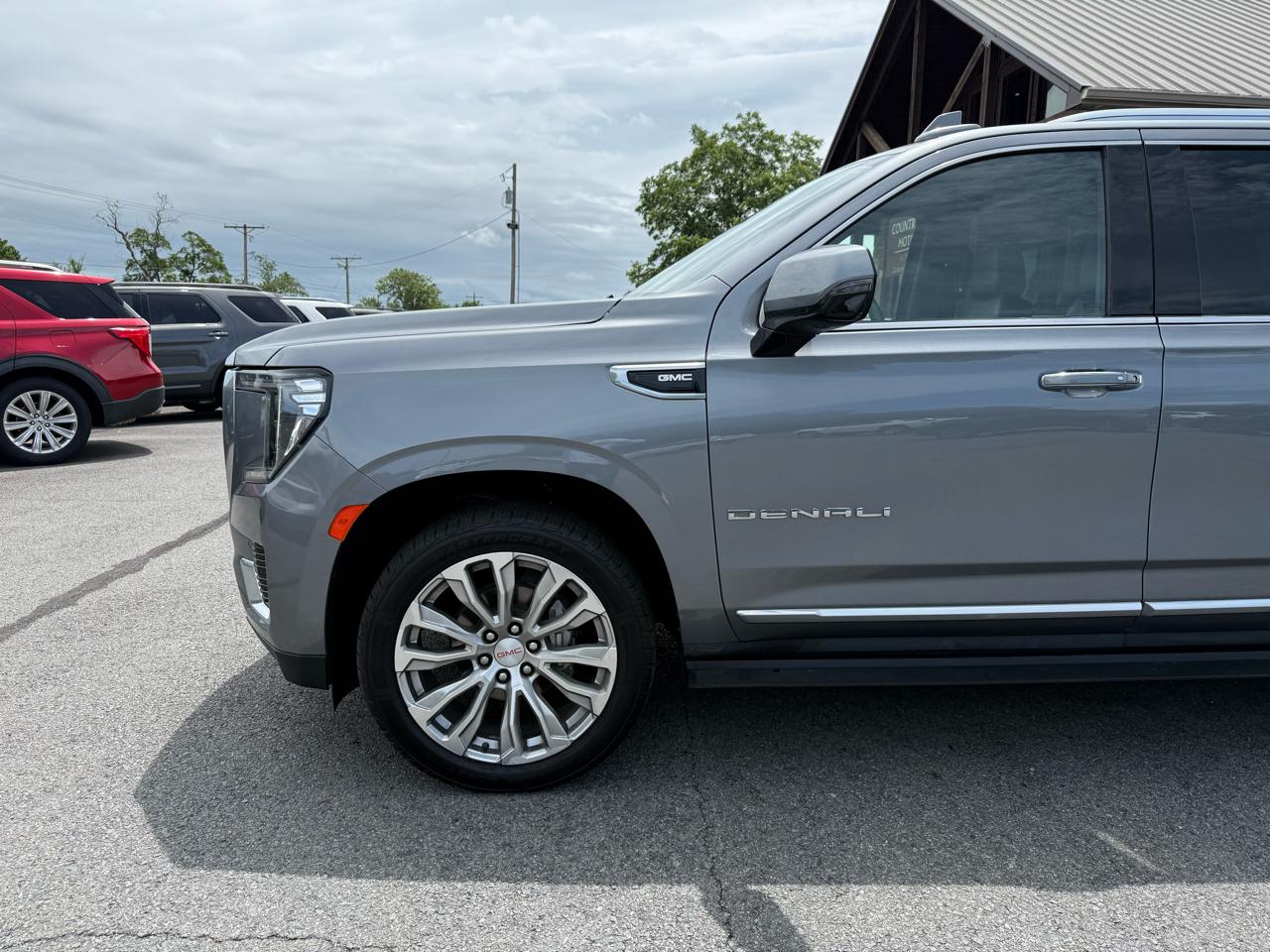 GMC Yukon XL Denali 4WD 2022