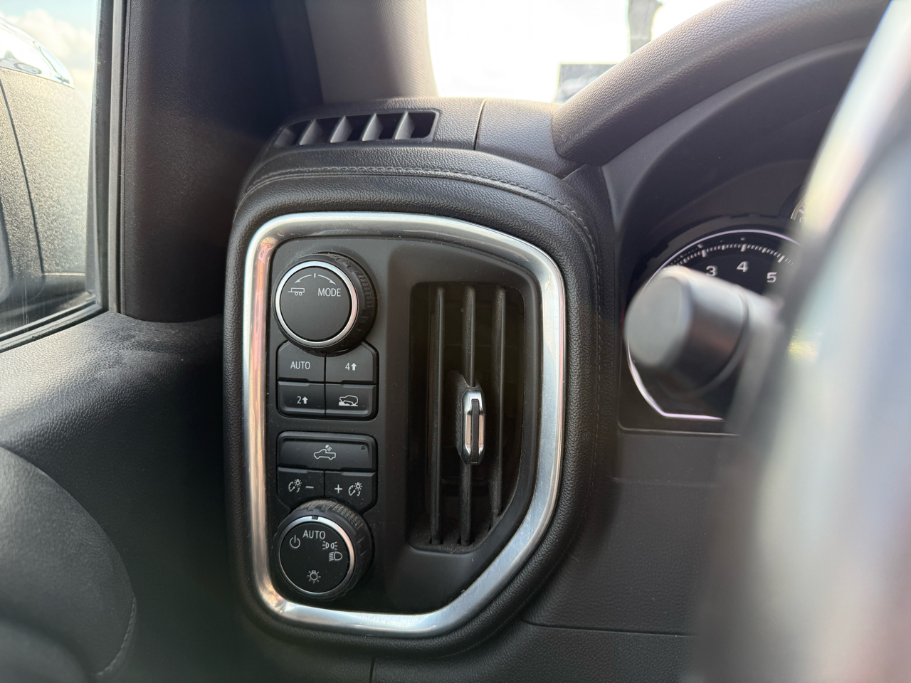 Chevrolet Silverado 1500 LT Crew Cab 4WD 2021