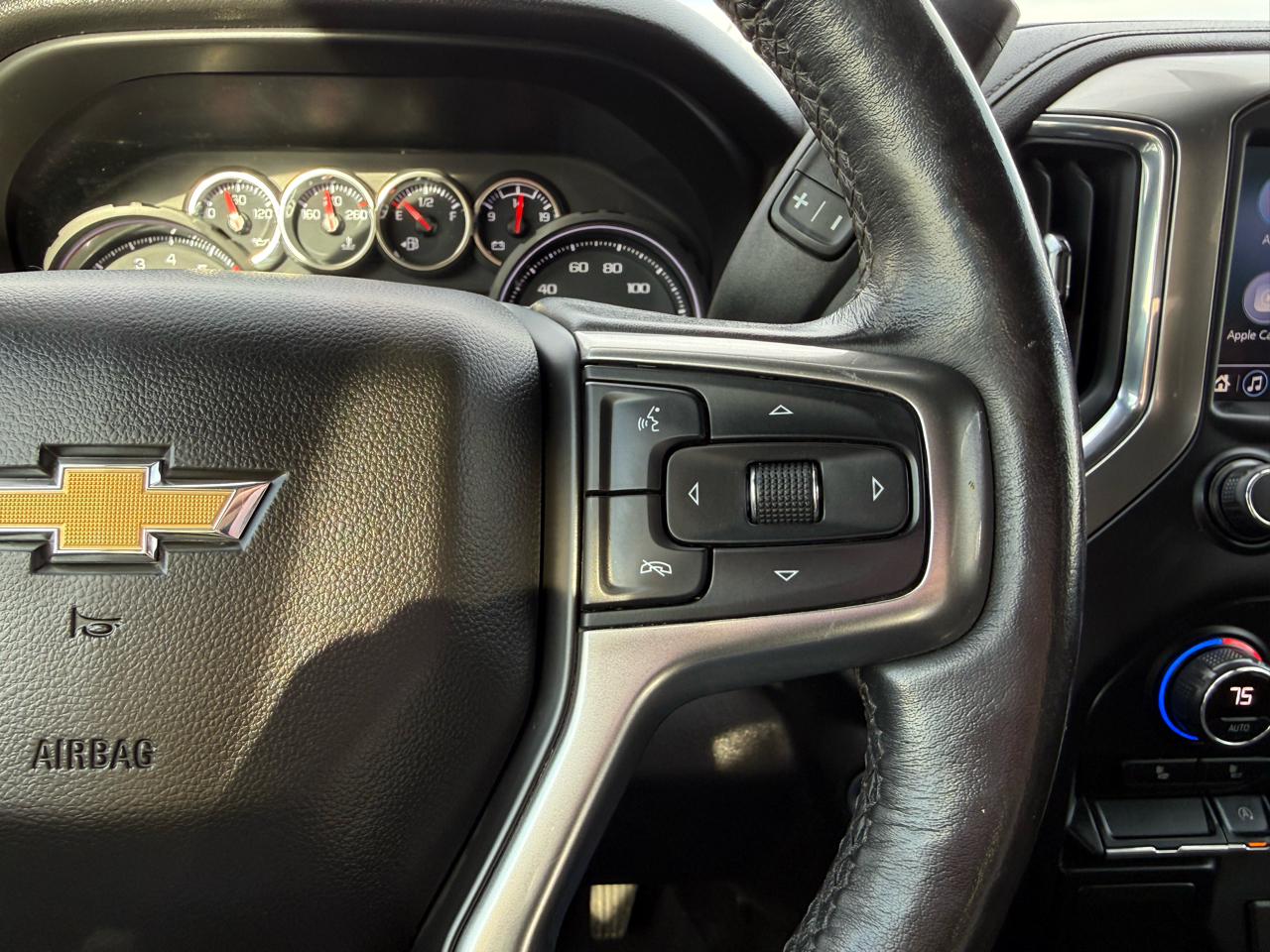 Chevrolet Silverado 1500 LT Crew Cab 4WD 2021