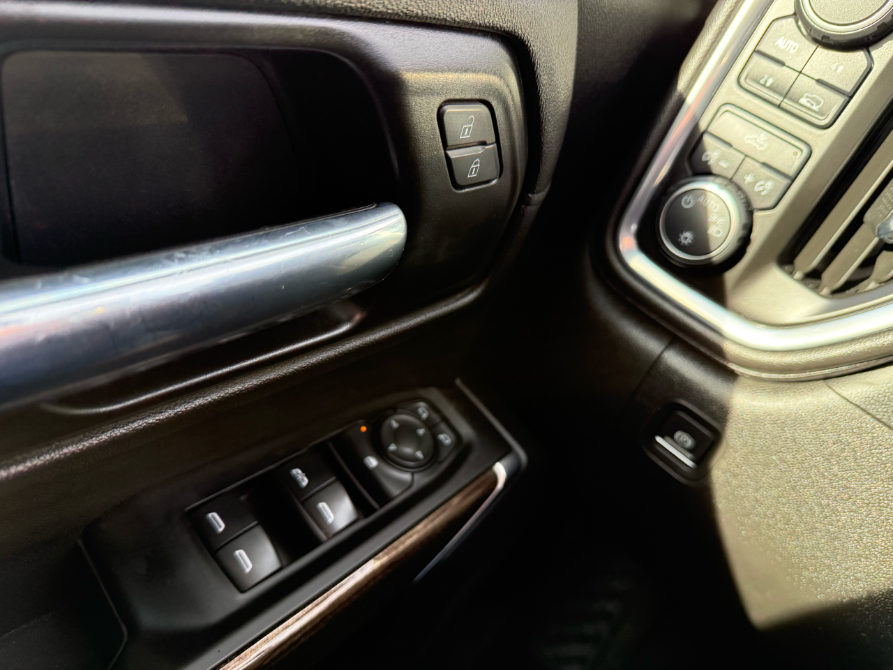 Chevrolet Silverado 1500 LT Crew Cab 4WD 2021