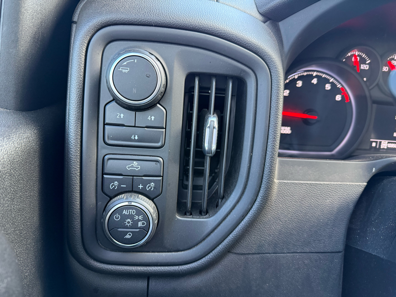 Chevrolet Silverado 2500HD Work Truck Crew Cab 4WD 2022