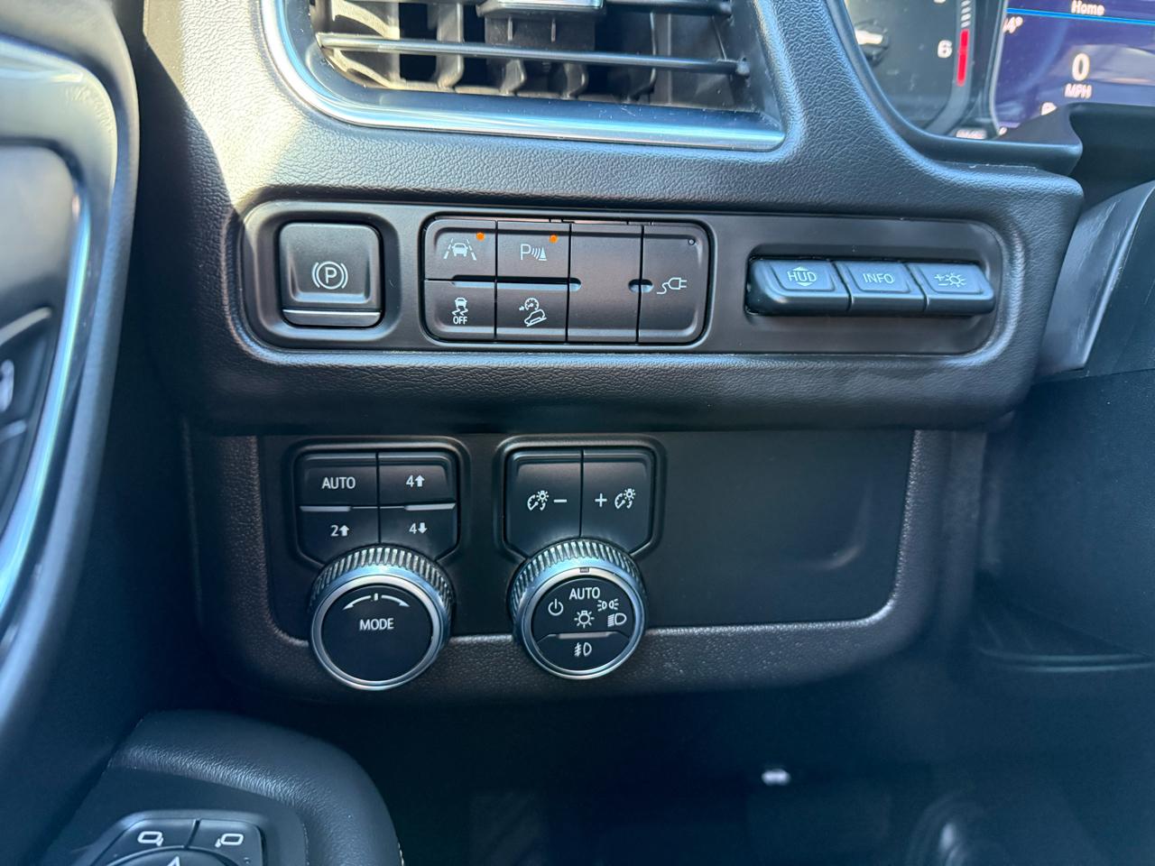 GMC Yukon XL AT4 2021