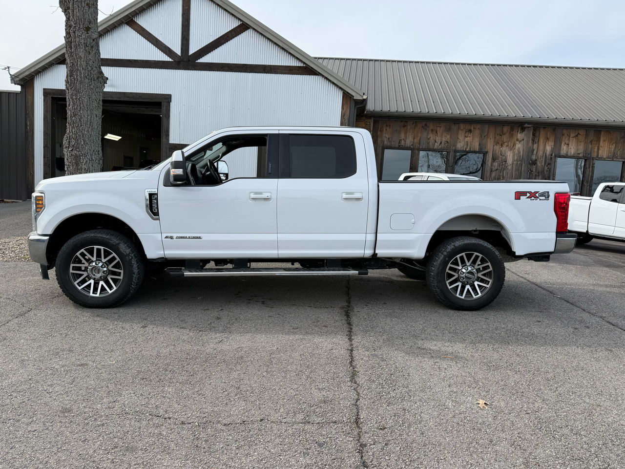 Ford F-250 SD Lariat Crew Cab 4WD 2019